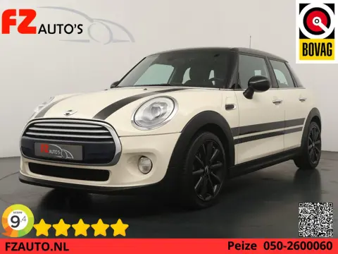 Mini 5-Deurs 1.5 Cooper Chili Business - Navigatie - Lederen bekleding - Schuifdak - Stoelverwarming