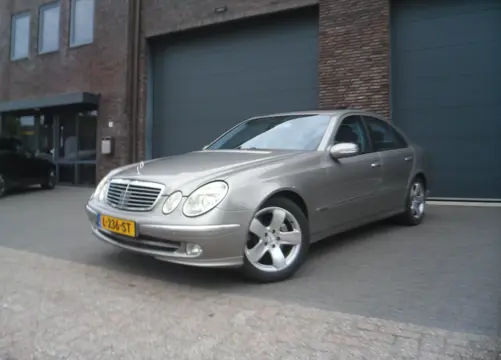 Mercedes-Benz E-klasse E500 5.0 Avantgarde V8 Automaat Schuifdak Luchtvering
