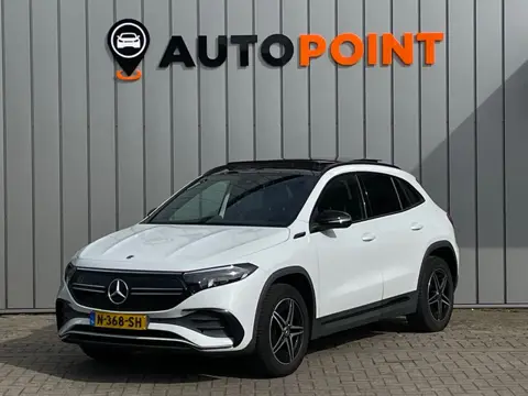 Mercedes-Benz EQA 250 Business AMG 67 kWh ORG NL FASE 3 SOH 96% TREKHAAK|PANO|AMBIENT.LIGHT|VIRTUAL.