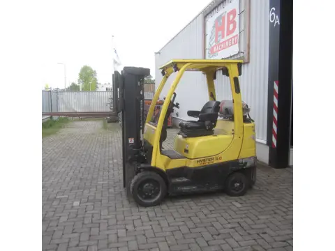 Hyster 3.0 FT, LPG-gas, triplex, side shift, freelift.