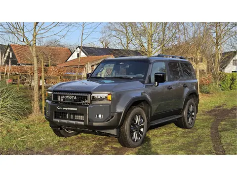 Toyota Land Cruiser 250 2.8 D-4D Professional Panorama Dak GRIJS KENTEKEN