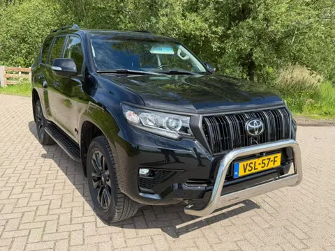 Toyota Land Cruiser 150 2.8 D-4D-F Professional Window Van
