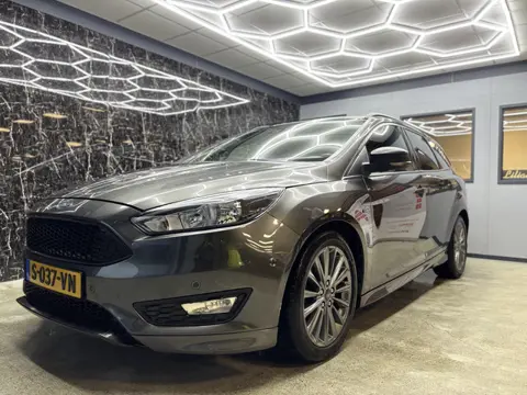 Ford FOCUS Wagon 1.0 titanium st line (bj 2018)