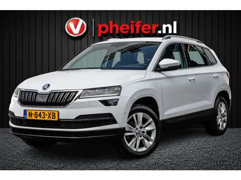 Škoda Karoq 1.0 TSI Business Edition Plus Trekhaak/ Camera/ Navigatie/ Carplay/ Climate control/ Ele