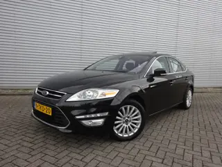 Ford Mondeo 1.6 EcoBoost Platinum Climate / Navi / Cruise / Parkeers. / Stoelverw. / PANO / Lm velge