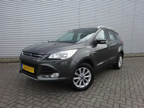 Ford Kuga 1.5 Titanium Climate / Navi / Cruise / Camera / Parkeers. / Stoelverw. / Lm velgen / NAP
