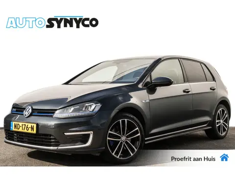 Volkswagen Golf 1.4 TSi GTE Connected Series | LED | 17 inch | Sportstoelen | Getint Glas