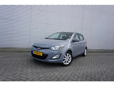Hyundai i20 1.2i i-Drive Airco / Elektr. ramen / Lm velgen / APK t/m 02-2027