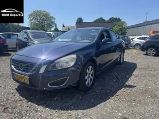 Volvo S60 1.6 T4 Kinetic Automaat | Clima | Navi | Trekhaak |