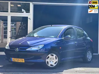 Peugeot 206 1.4 XT 5-DEURS / ELEKT RAMEN / NAP