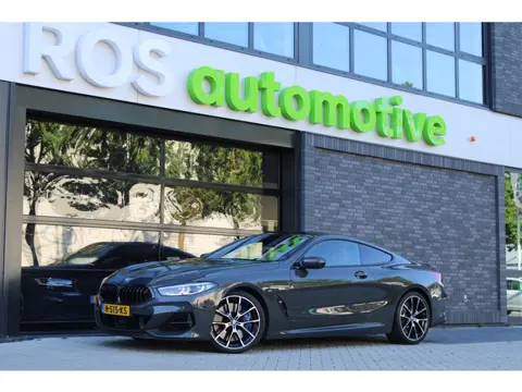 BMW 8 Serie M850i xDrive High Executive | NAP | B&W | 4WIELSTURING | CARBON | SOFT-CLOSE | HUD | 360