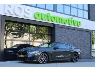 BMW 8 Serie M850i xDrive High Executive | NAP | B&W | 4WIELSTURING | CARBON | SOFT-CLOSE | HUD | 360