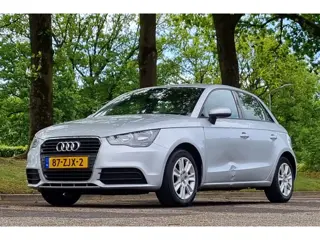 Audi A1 1.2 TFSI Attraction Pro Line, Origineel NL, Bluetooth, Trekhaak, Airco, Cruise control.