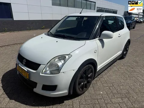 Suzuki Swift 1.3 Comfort / APK / NAP / AIRCO / SCHERM / ALM VELGEN / INRUILAUTO / MEENEEM PRIJS!!!