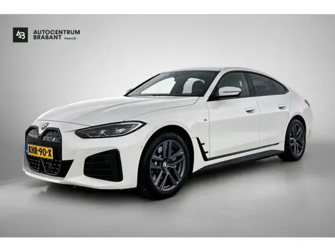 BMW I4 EDrive35 70 kWh M-sportpakket SoH 93,46%(1e Eig, Dealer OndH, Navi Pro, Camera, Carplay, Adda