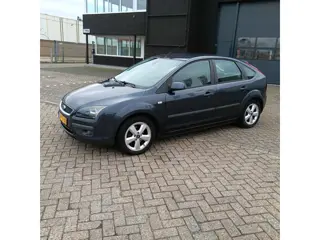 Ford Focus 1.6-16V Futura