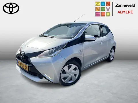 Toyota Aygo 1.0 VVT-i x-play All seasonbanden