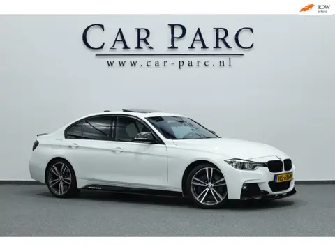 BMW 3-serie 330i M Sport M-Sport/LED/HUD/LEER+S.VERWARMING/LMV/360 CAM/CRUISE/ECC/12 MND GARANTIE!