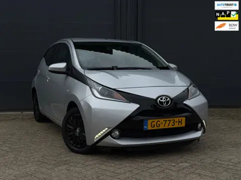 Toyota Aygo 1.0 VVT-i | Airco | Achteruitrijcamera | NWE APK |