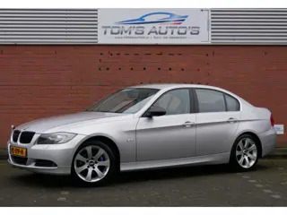 BMW 3-serie 325i Executive. clima. stoelverwarming. leder