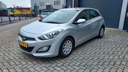 HYUNDAI I30 1.6i 16V  met Nieuwe APK / Grote Beurt / Nieuwe Koppeling 