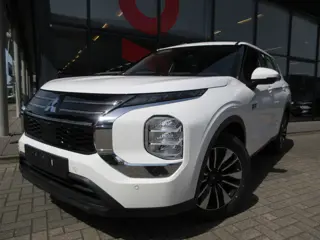 Mitsubishi Outlander 2.4 PHEV Pure | 4WD | AUTOMAAT | 306 PK | NIEUWE AUTO !!