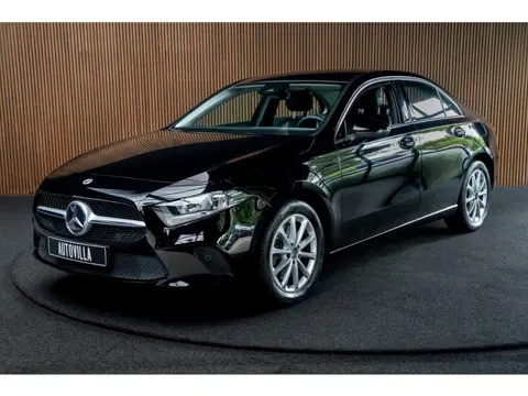 Mercedes-Benz A-Klasse 250 e Business Line Leer Navi Carplay PTS Elektr. trekhaak Stoelverwarming Da