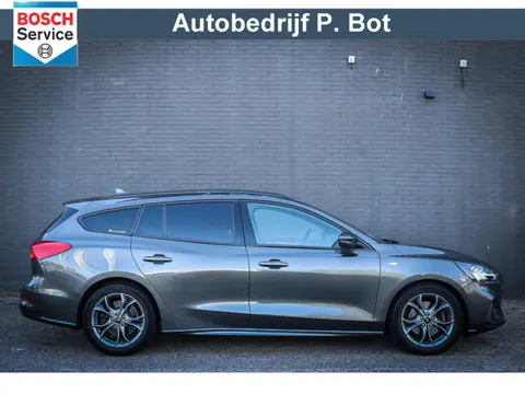 Ford FOCUS Wagon 1.0 EcoBoost Hybrid ST Line X Business Net binnen - Nu al te bezichtigen
