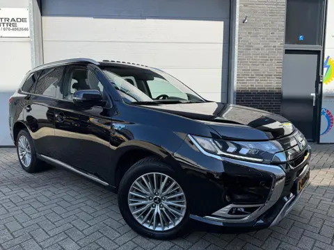 Mitsubishi Outlander 2.4 PHEV Intense+ 92,5% SoH [Open dak|Trekhaak|Stuur/Stoel VW|Carplay|Dealer OH