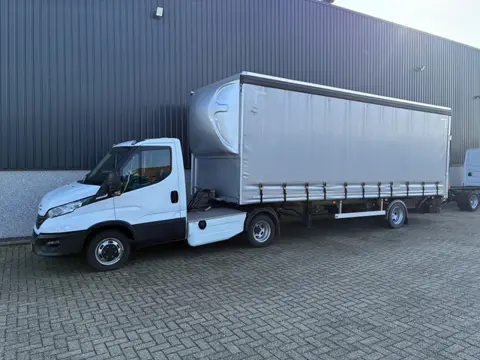 Iveco Daily - Trekker met BE oplegger