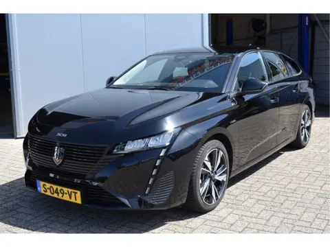 Peugeot 308 SW 1.6 Plug-in Hybrid 180 Active Pack Business | Trekhaak | NL-Auto | Navi | Camera