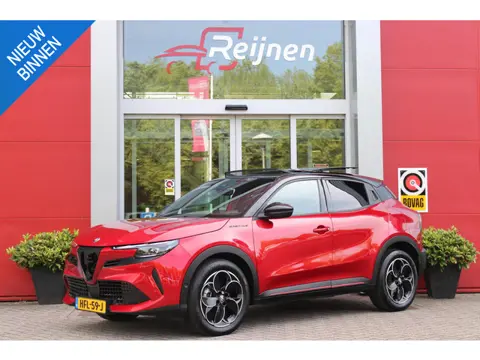Alfa Romeo Junior ELETTRICA SPECIALE 156PK 54 kWh | PANORAMISCH SCHUIF/KANTEL DAK | BICOLOR DAK (ZWA