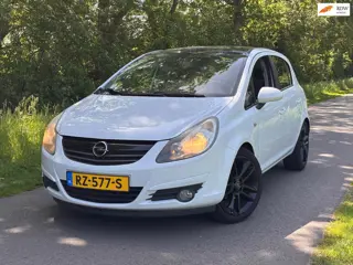 Opel Corsa 1.4-16V | " 155.000 " KM + Airco Nu € 3.750,- !!!