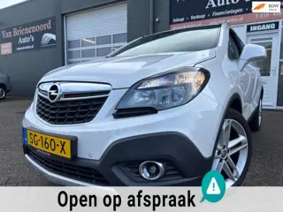 Opel Mokka 1.4 T Innovation met leer en parkeersensoren en navigatie en bluetooth telefoon en airco 