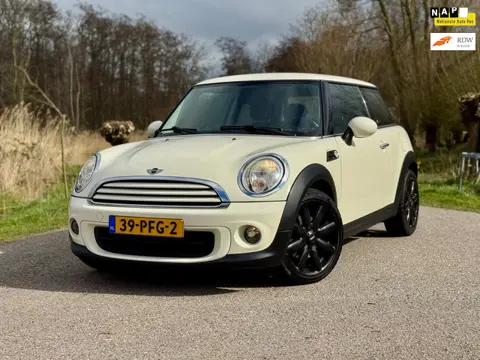 Mini Mini 1.6 One MINIMALIST Business Line Airco Navigatie Cruise Control 17" NAP