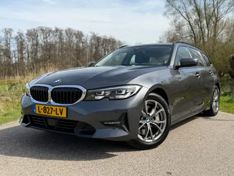 BMW 3-serie Touring 330i High Executive / Automaat / Stoelverwarming / Navigatie / Half Leder / Goed