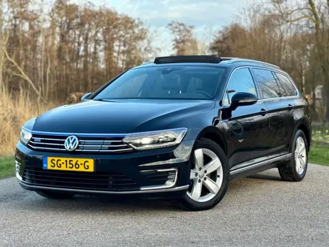 Volkswagen Passat Variant 1.4 TSI GTE Highline Leder Clima Panodak Trekhaak Virtueel Display Stoelve