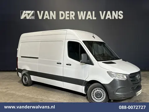 Mercedes-Benz Sprinter 314 CDI 143pk L2H2 Euro6 Airco | Camera | Apple Carplay | Android Auto Parkee