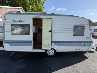 Hobby De luxe Easy 460 UFE FRANSBED RONDZIT VOORTENT