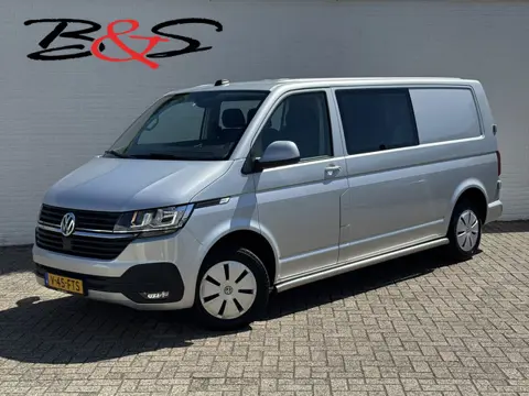 Volkswagen Transporter 2.0 TDI L2H1 30 DC Highline DSG Trekhaak 2500kg Cruise Carplay Navigatie DAB 