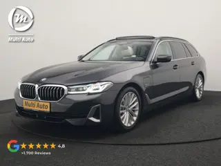 BMW 5 Serie Touring 530e Luxury Line PHEV 293pk | Trekhaak Af Fabriek | Panodak | Head Up | Adaptive