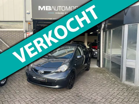 Toyota Aygo 1.0-12V +/5 Deurs/Automaat/1 JR-Apk/Nap/Nieuwe Koppeling!