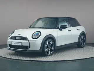 MINI 5-deurs 1.5 Cooper C Classic 157 pk M Pakket | Comfort Access | Stuurwielverwarming | YUC
