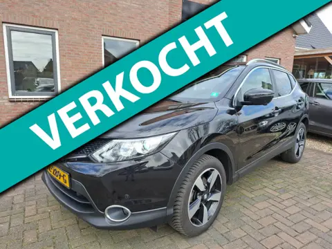 Nissan Qashqai 1.2 N-Connecta. Goed onderhouden en luxe. O.a. navi, pano, cruise, 360 camera, trekha