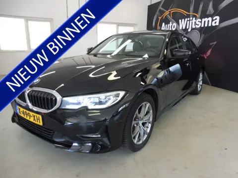 BMW 3-serie 320e Business Edition Plus Leer | Schuifdak | LED | LMV 17"| NL auto | 1e eig.
