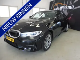 BMW 3-serie 320e Business Edition Plus Leer | Schuifdak | LED | LMV 17"| NL auto | 1e eig.