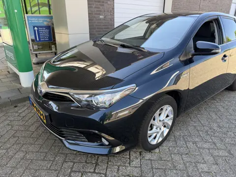 Toyota Auris 1.8 Hybrid (bj 2016, automaat)