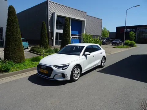 Audi A3 Sportback 30 TFSI Attitude LED Sportstoelen 100% Onderhouden