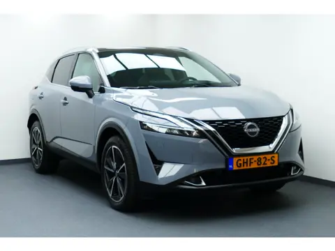 Nissan QASHQAI 1.3 MHEV Xtronic Tekna Plus. Panodak, Leer, Stoel&StuurVerw, 19"LMV, Haak 1800kg