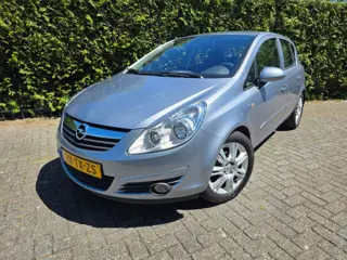 OPEL CORSA 1.4-16V Enjoy Volle tank Zeer netjes 